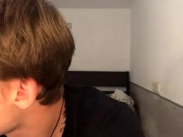 Benson18y – webcam model profile photo Image 5