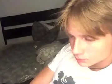 Benson18y – webcam model profile photo Image 7