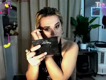 bisexualmilf – webcam model profile photo Image 16