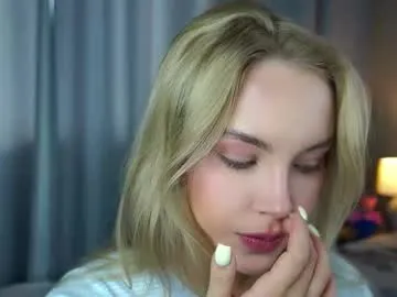lipswithsmileonthem Image 17