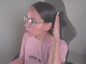 Earth_001 – webcam model profile photo Image 5