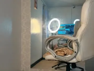 WitchAnnie – webcam model profile photo Image 5