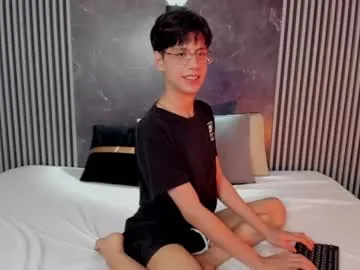 seraphine23 – webcam model profile photo Image 2