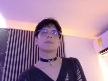 seraphine23 – webcam model profile photo Image 8