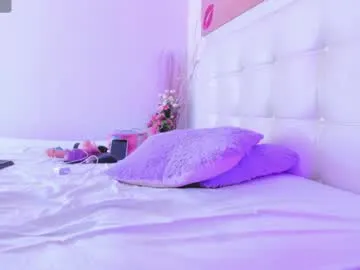 little_show_sexy – webcam model profile photo Image 16