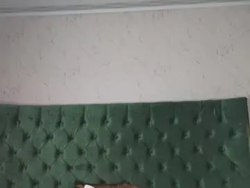 zui_lu – webcam model profile photo Image 6