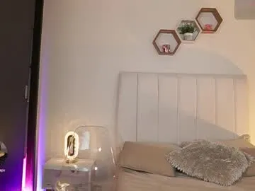 nagi_112 – webcam model profile photo Image 19