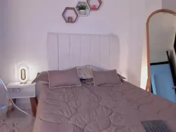 nagi_112 – webcam model profile photo Image 3