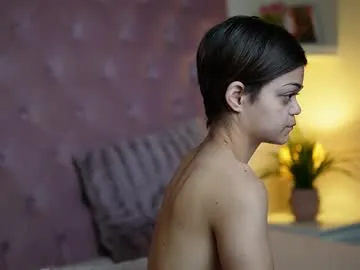 roouse – webcam model profile photo Image 15