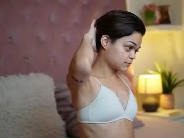 roouse – webcam model profile photo Image 7