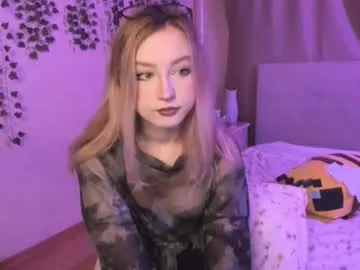 zui_lu – webcam model profile photo Image 15