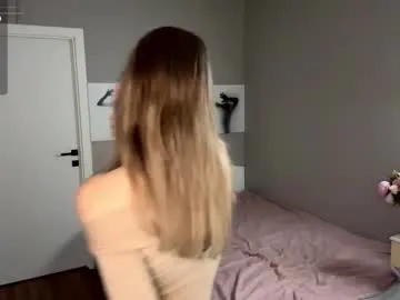 bisexualmilf – webcam model profile photo Image 12