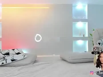 aveloria – webcam model profile photo Image 8