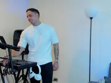 kai101010 – webcam model profile photo Image 2