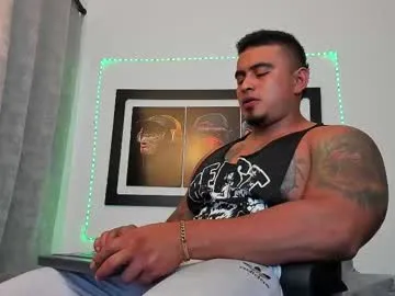 PabloArena – webcam model profile photo Image 11