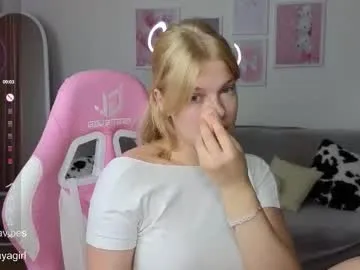 maya_blonde18 Image 19