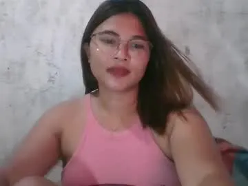 roouse – webcam model profile photo Image 2