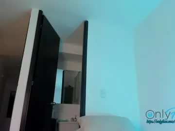 dears_pearlss – webcam model profile photo Image 9