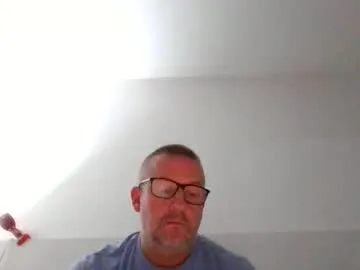 Earth_001 – webcam model profile photo Image 18