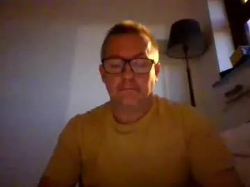 Earth_001 – webcam model profile photo Image 2