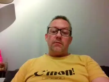 Earth_001 – webcam model profile photo Image 3