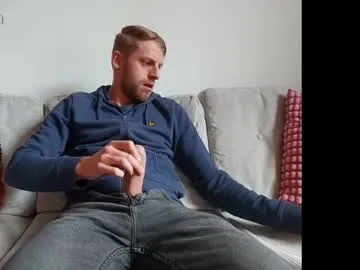 Earth_001 – webcam model profile photo Image 3