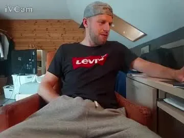 Earth_001 – webcam model profile photo Image 9