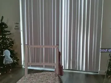 love_coin – webcam model profile photo Image 12