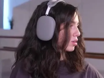 Ann_Sulu – webcam model profile photo Image 5