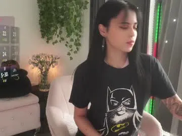 _l_o_r_r_y_ – webcam model profile photo Image 8