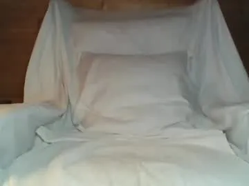 YU-KI00 – webcam model profile photo Image 16