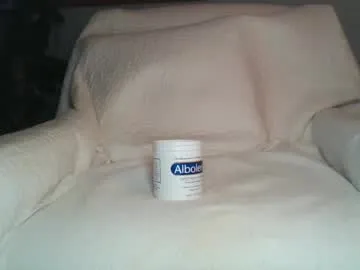 YU-KI00 – webcam model profile photo Image 8