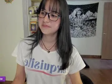 skinny_candy18 – webcam model profile photo Image 9