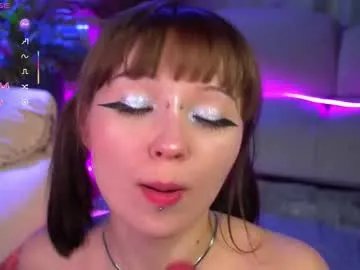 roouse – webcam model profile photo Image 11