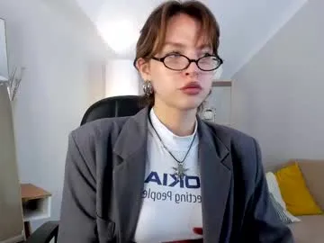 bisexualmilf – webcam model profile photo Image 6