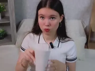 YU-KI00 – webcam model profile photo Image 7