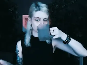 sandili – webcam model profile photo Image 2