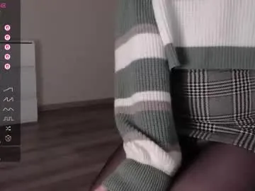 bisexualmilf – webcam model profile photo Image 16