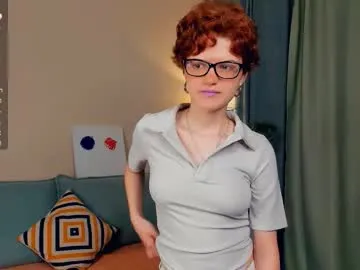 yuly_terner – webcam model profile photo Image 2