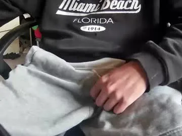 GmGit – webcam model profile photo Image 6