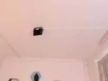 Earth_001 – webcam model profile photo Image 15