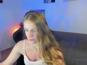 roouse – webcam model profile photo Image 18