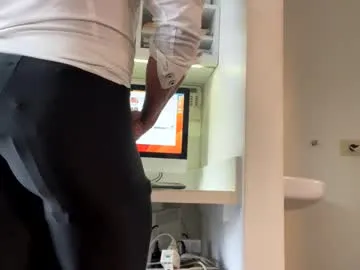 kai101010 – webcam model profile photo Image 8