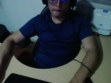 JulieWilde – webcam model profile photo Image 11