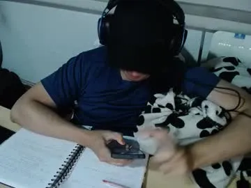 JulieWilde – webcam model profile photo Image 14