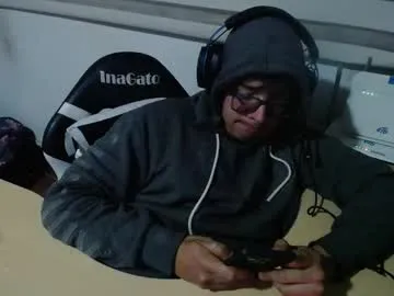 JulieWilde – webcam model profile photo Image 3