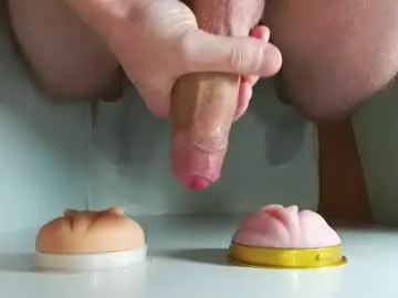 QYBOYS-001 – webcam model profile photo Image 8