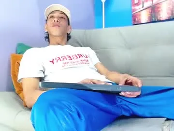 DomManlyGuy – webcam model profile photo Image 4