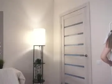 shy_schoolgirl_ – webcam model profile photo Image 12