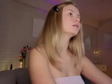 CarolPrince – webcam model profile photo Image 18